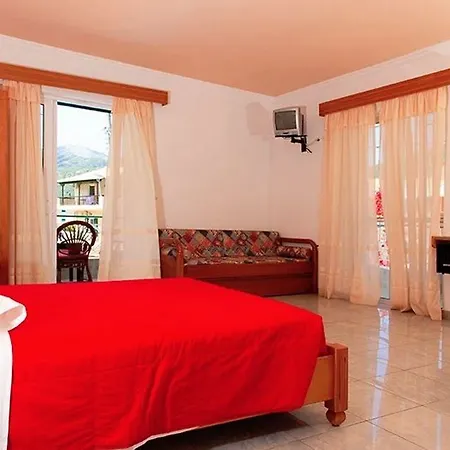Cosmopol Bed & Breakfast 3*